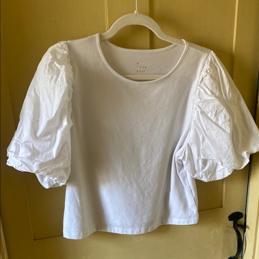 Women's White Puff Sleeve Top